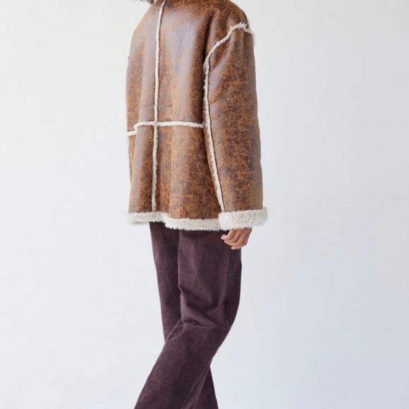 Urban Outfitters Sherpa Button Front Lightweight Coat - Picture 2 of 9